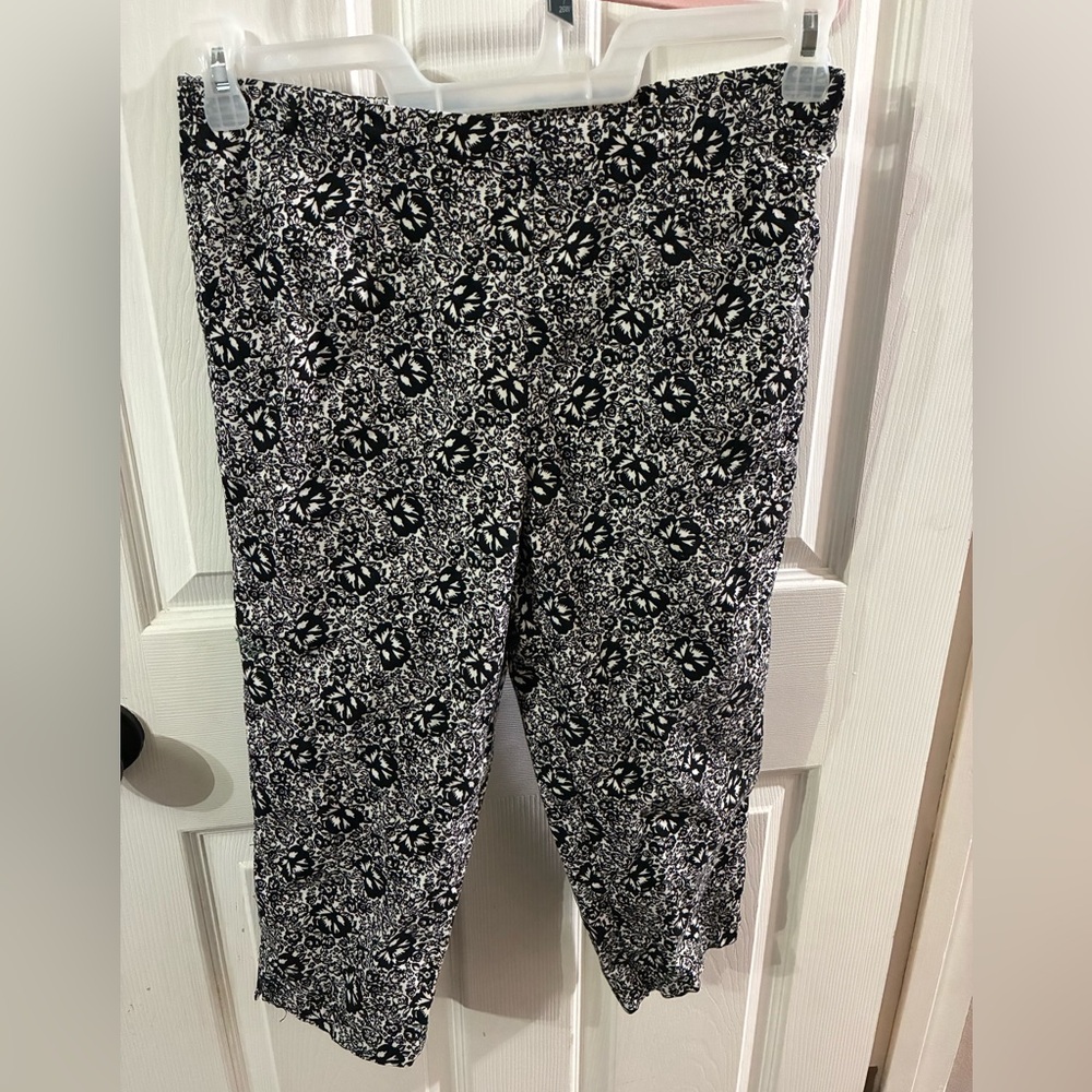 White Stag Women’s 8 Capri Pants
